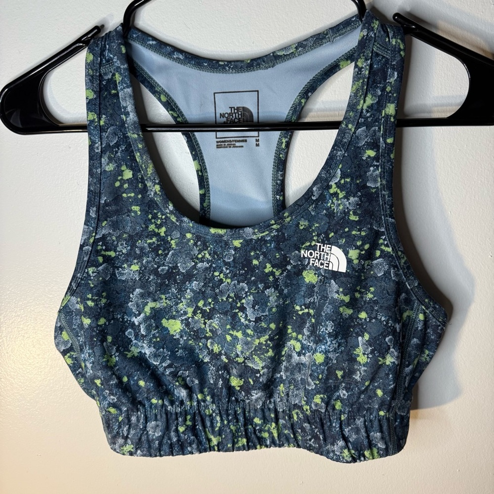 The North Face Medium Midline Racerback Sports Bra – Abstract Print